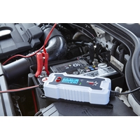 Road Star Gépjármű akkumulátor töltő TE04-0242