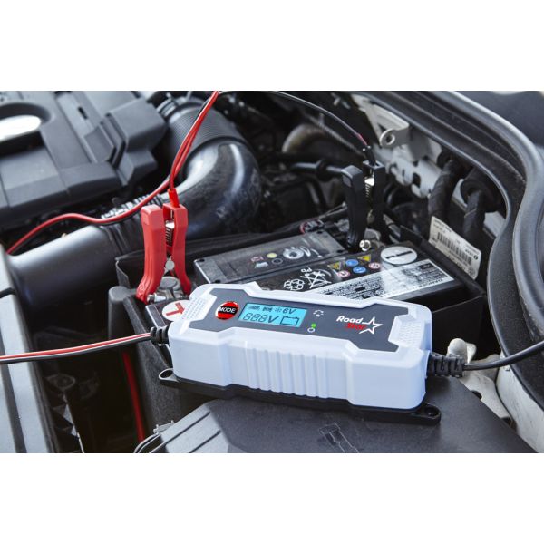 Road Star Gépjármű akkumulátor töltő TE04-0242